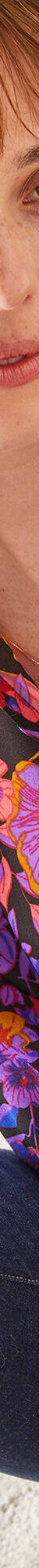 Chemisier boutonné imprimé fleurs (noir / violet) Chemisier boutonné imprimé fleurs (noir / violet)